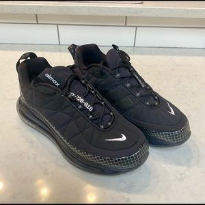 Nike AirMax 720 Mens 10.5 Black.